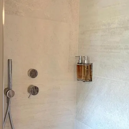 The Iconic Bed & Breakfast 4*