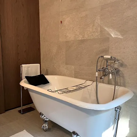 Bed & Breakfast The Iconic 4*