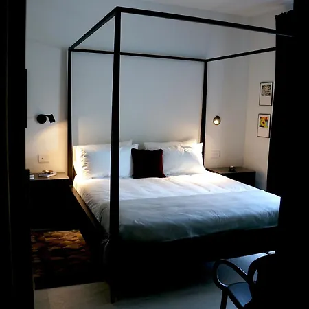 Bed and Breakfast The Iconic